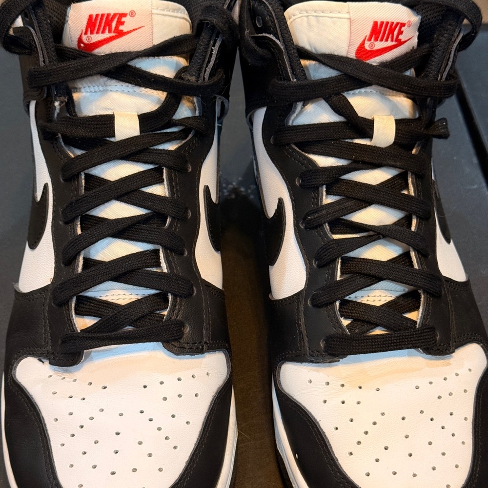Nike Black and White Women's Sneakers